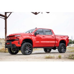 Paraurti anteriore con verricello nascosto