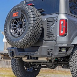 Adattatore per montaggio targa