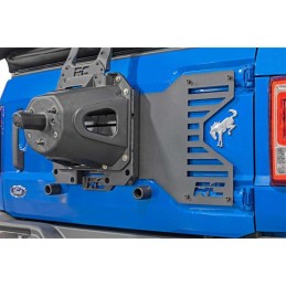 Riposizionamento ruota di scorta con staffa di rinforzo